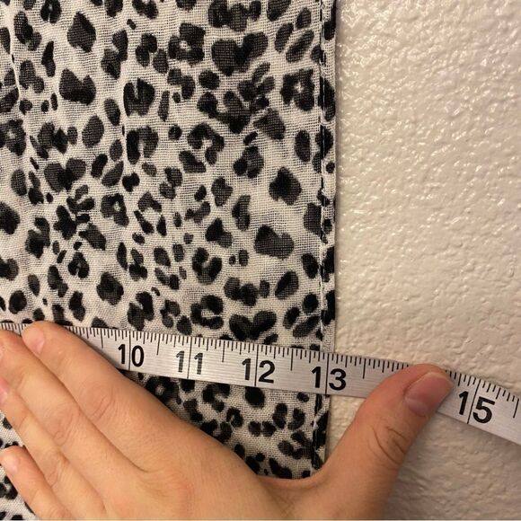 Diane Gilman White black Animal Print Scarf semi sheer lightweight 13x72 - Picture 6 of 6